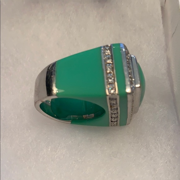 Ring - Picture 3 of 5